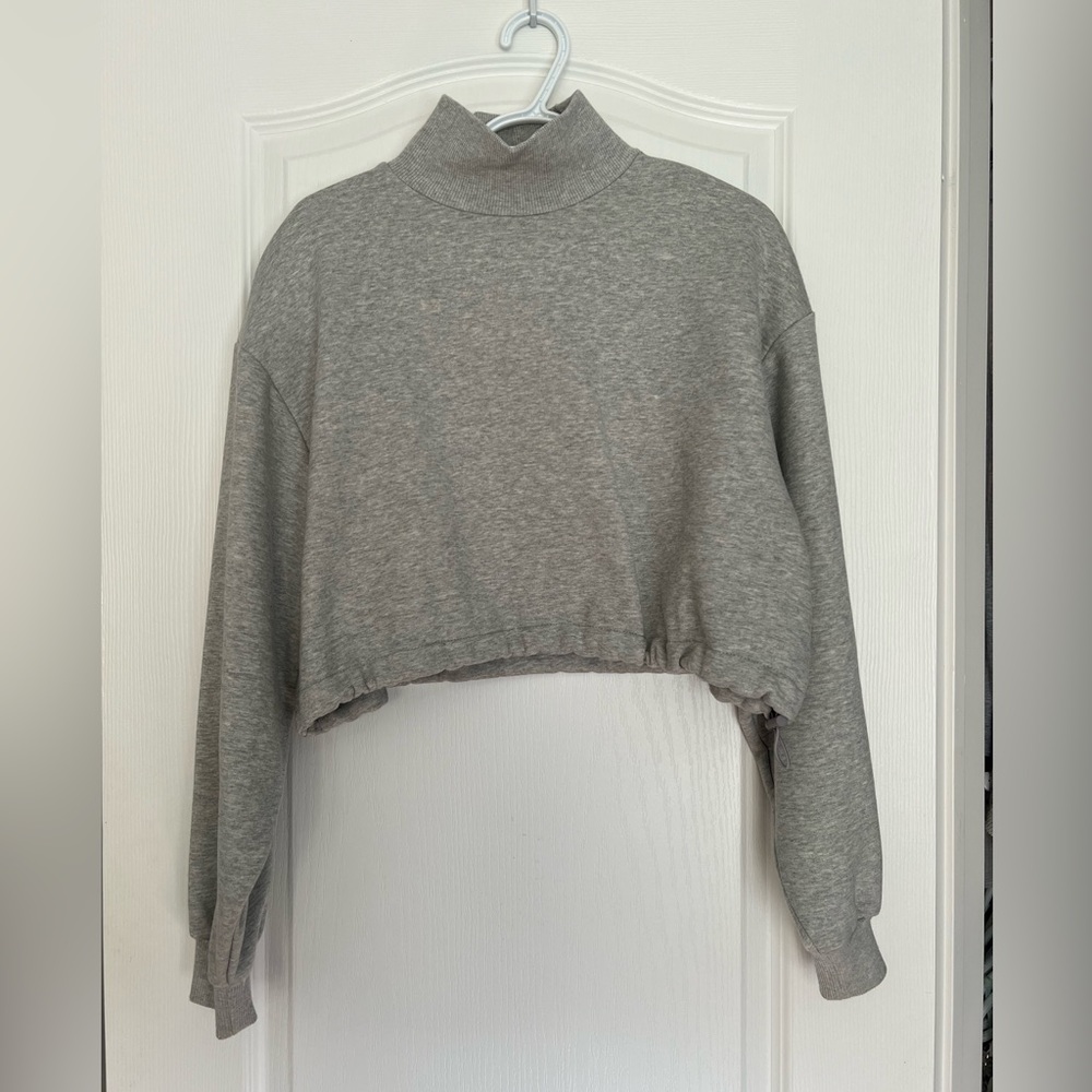 BRAND NEW WITHOUT TAGS OAK AND FORT CROPPED TURTLENECK HOODIE
